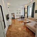 Tinelinn #old Town Bridge Apartman